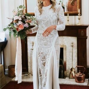 Elegant White Lace Dress